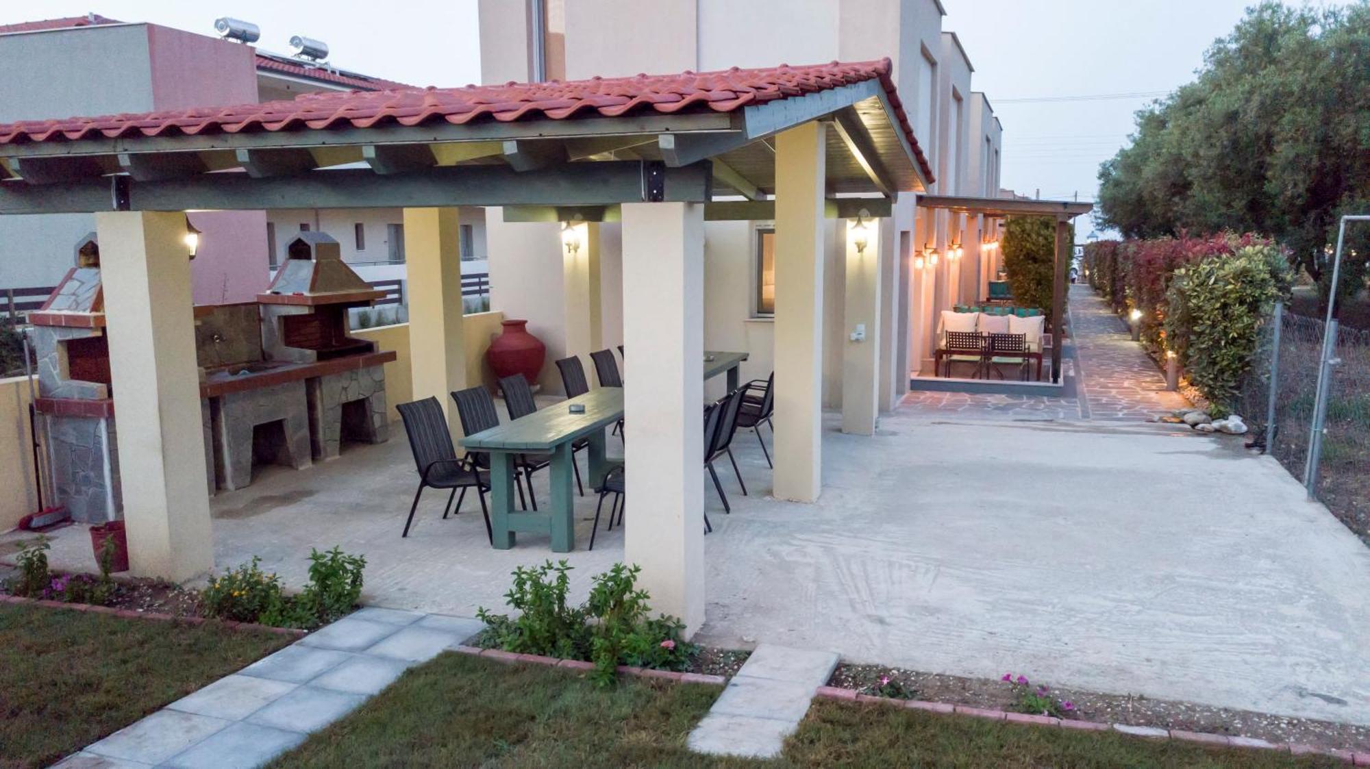 Thalassa Apartments Скала Потамияс Екстериор снимка